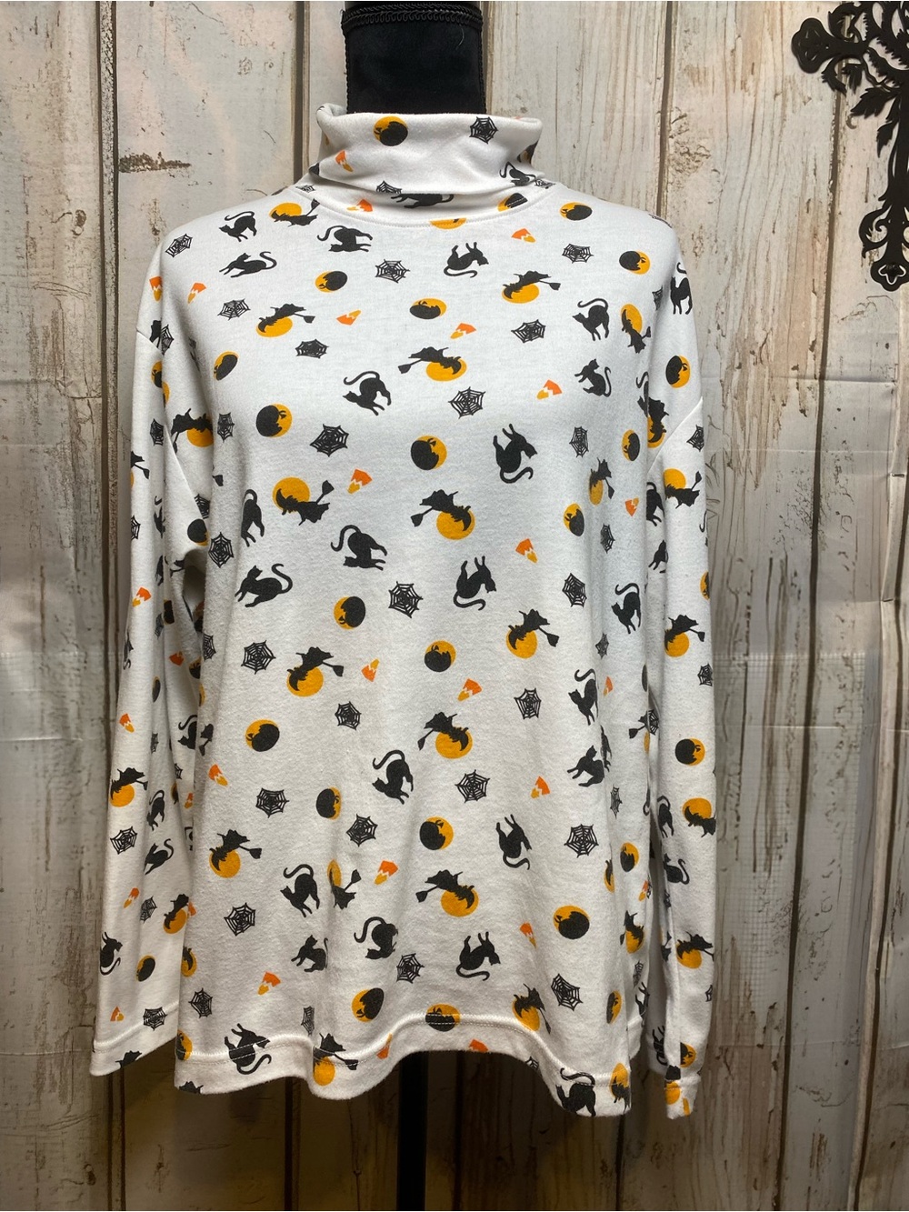 Ashley Hill White Halloween Turtleneck Top Black Cats and Orange Accents Sz-XL